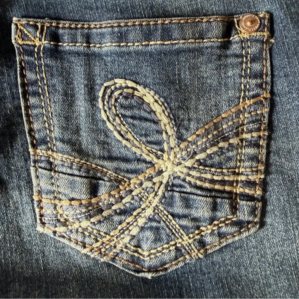 WALLFLOWER 🌸 Luscious Curvy Fit Bootcut Jeans | Size 7 Short | NWT ✨ - Picture 5 of 14